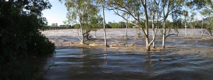 floodwaters-2210270_960_720